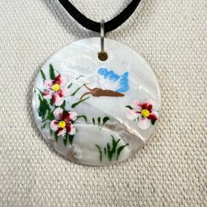 Premier Designs Painted MOP Pendant‎ Necklace Floral Butterfly Nature Corded